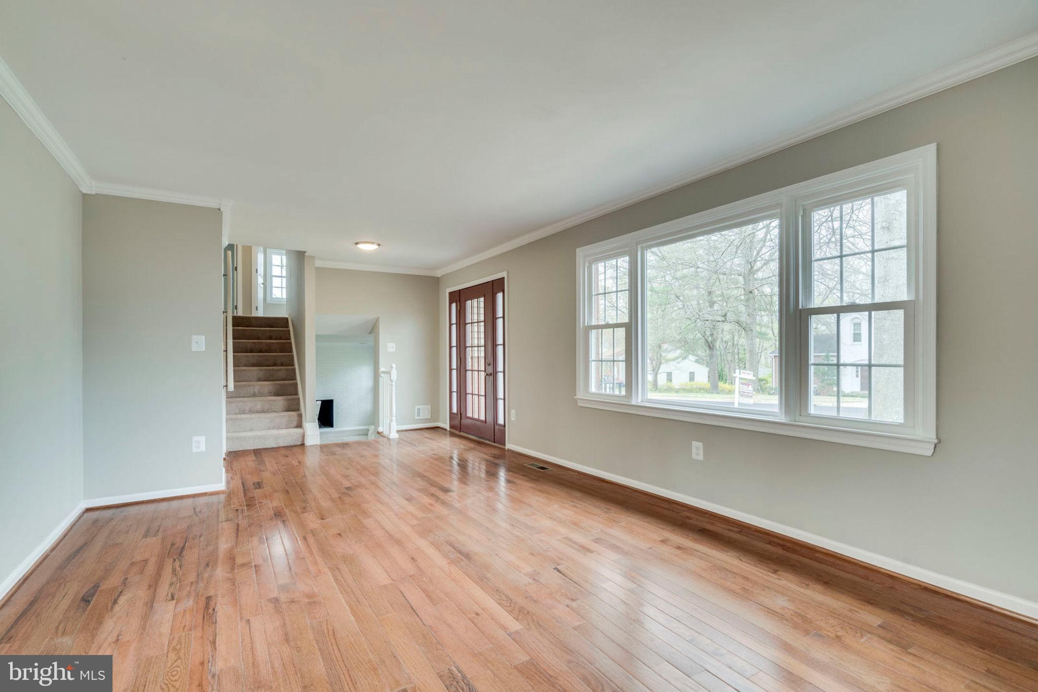 7923 St George Court Springfield, VA 22153 - Photo 7 of 42 Living Room