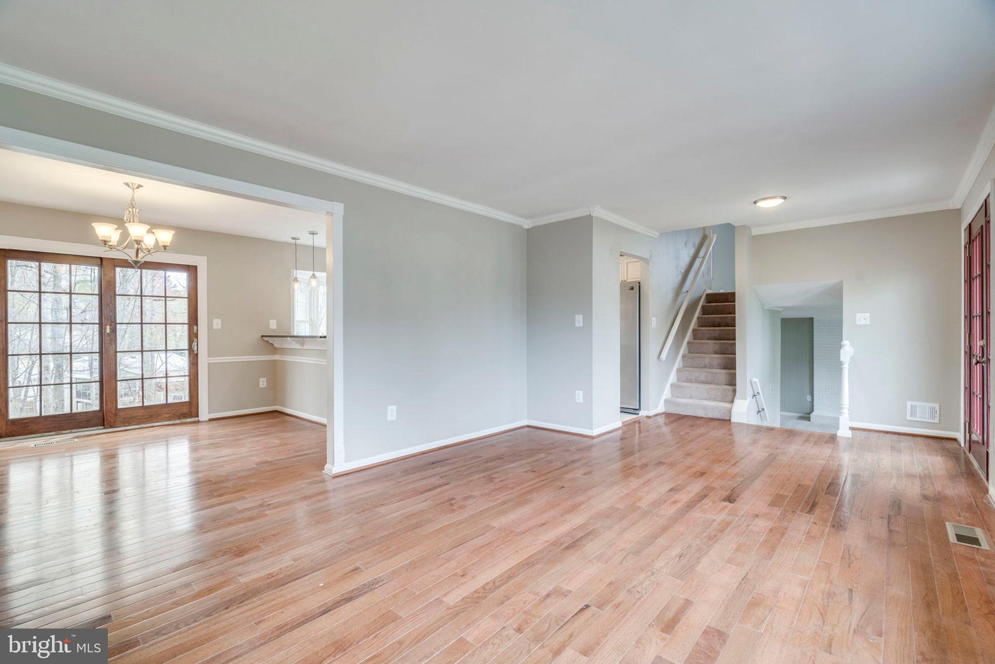 7923 St George Court Springfield, VA 22153 - Photo 8 of 42 Living Room