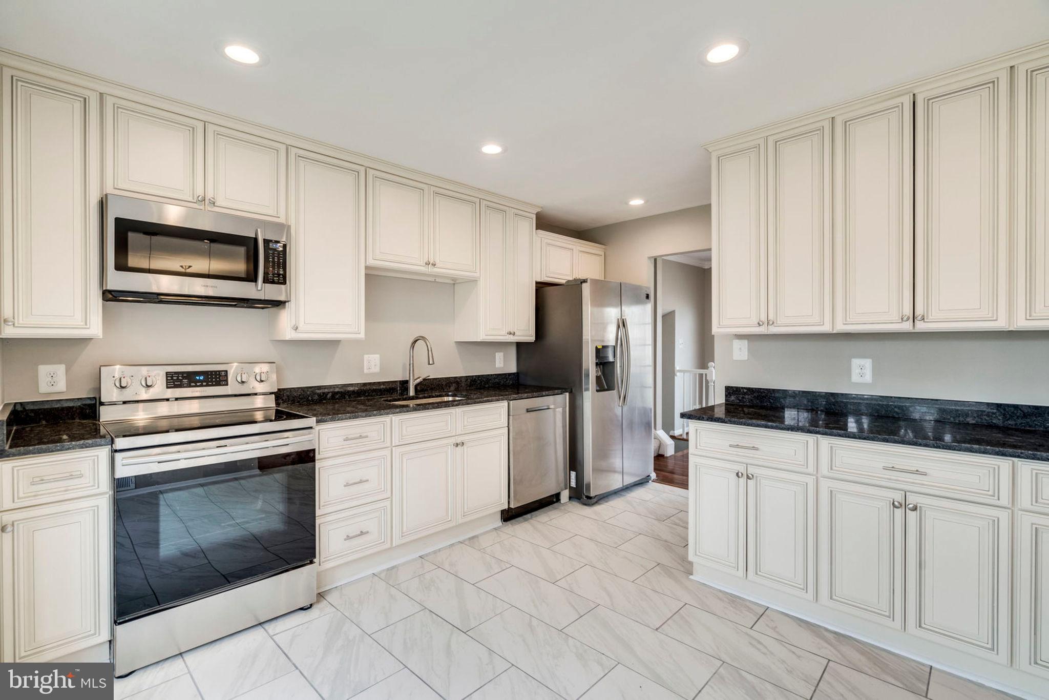 7923 St George Court Springfield, VA 22153 - Photo 9 of 42 Kitchen