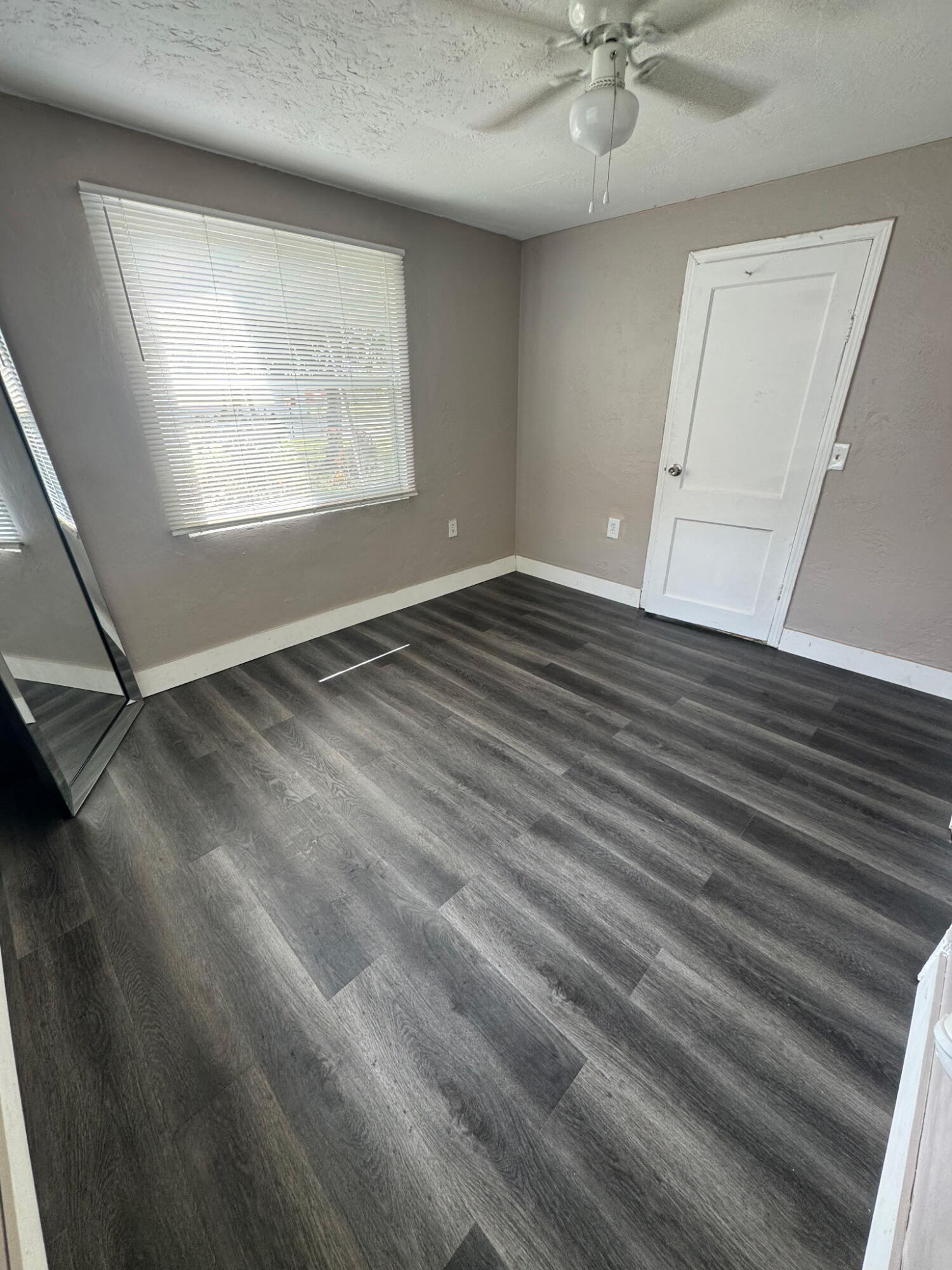 2467 Northwest 90th Street Miami, FL 33147 - Photo 4 of 14 11692