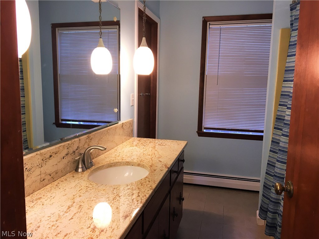 11370 Girdled Road Painesville, OH 44077 - Photo 17 of 35 First floor full bath