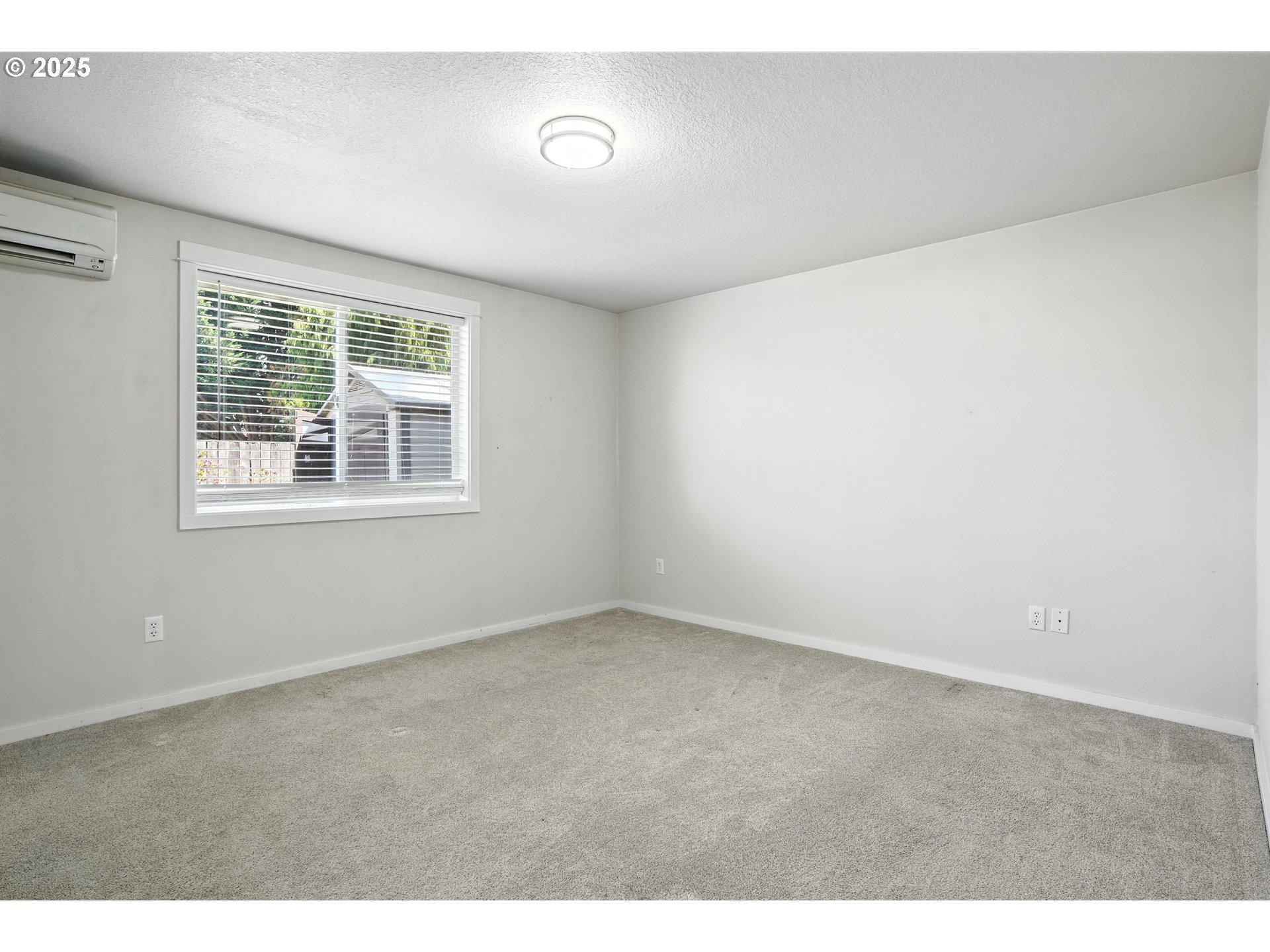 1608 Northwest 3rd Street Battle Ground, WA 98604 - Photo 17 of 26 an empty room with windows
