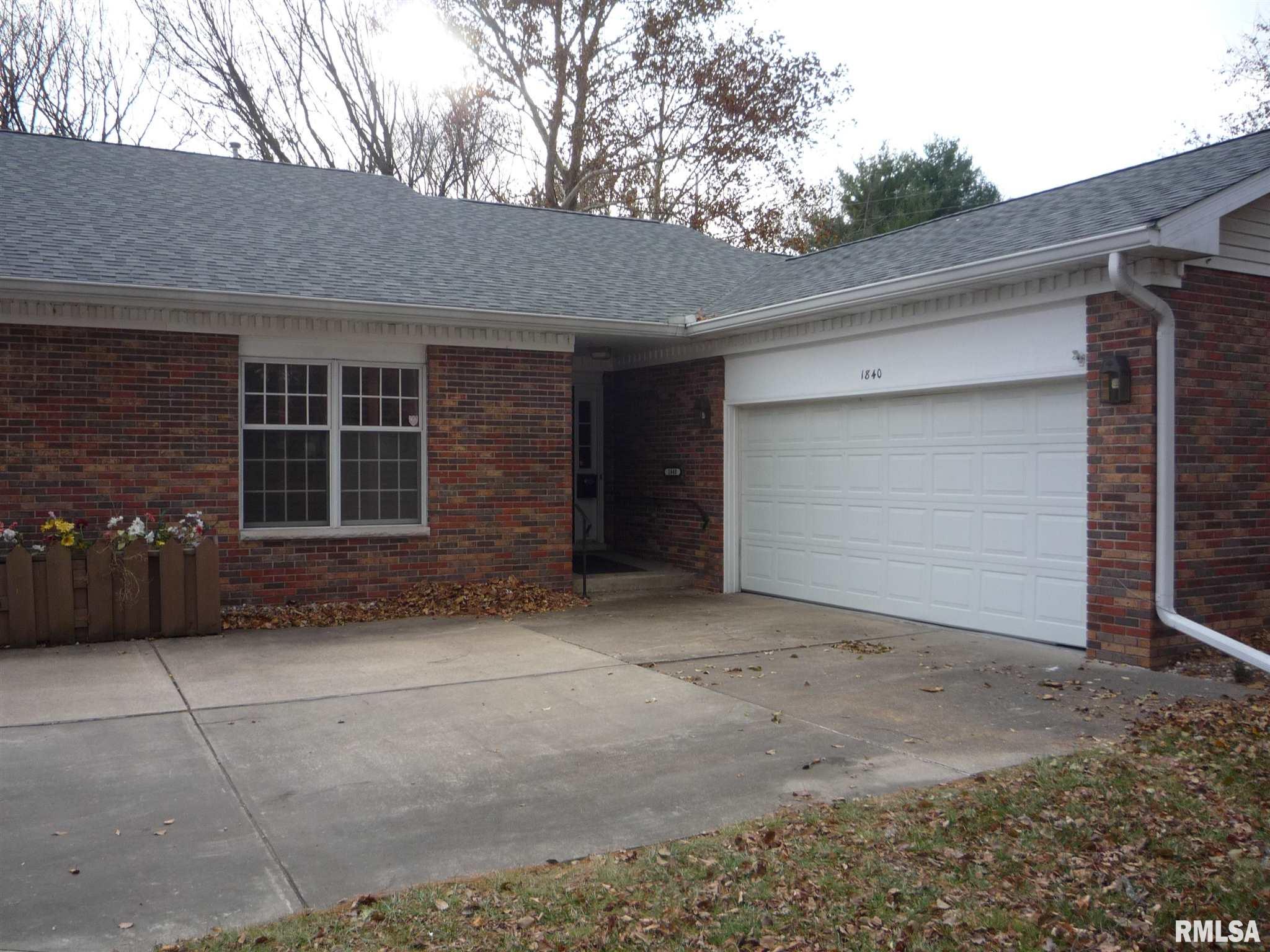1840 Cherry Road Springfield, IL 62704 - Photo 1 of 31