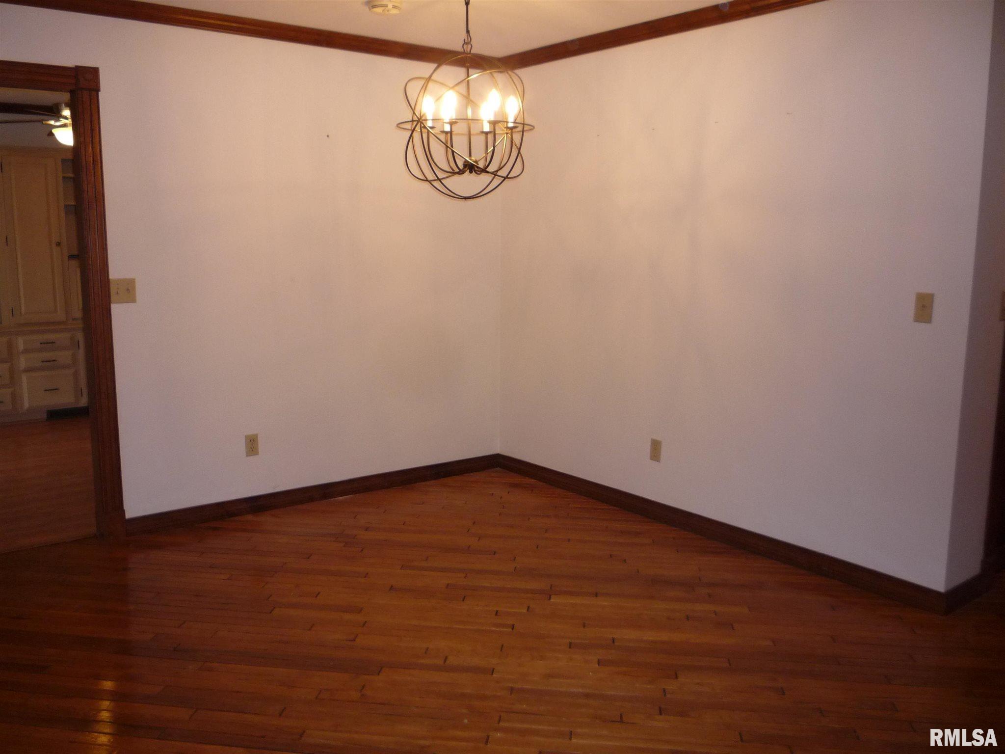 1840 Cherry Road Springfield, IL 62704 - Photo 4 of 31