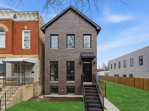 $799,000 | 2832 West Wilcox Street, Chicago, IL 60612