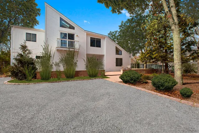 $40,000 | 44 Diane Drive, East Hampton, NY 11937