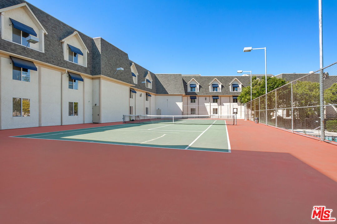 2385 Roscomare Road, Unit D17 Los Angeles, CA 90077 - Photo 21 of 22