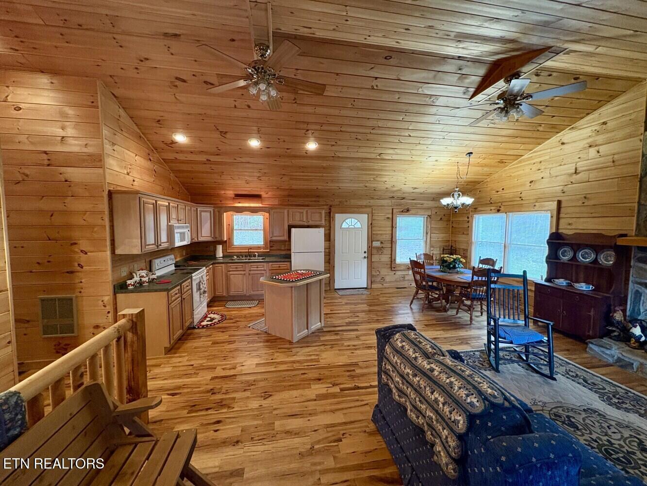 193 Smith Branch Road Roan Mountain, TN 37687 - Photo 32 of 46 6813da0e75f2d