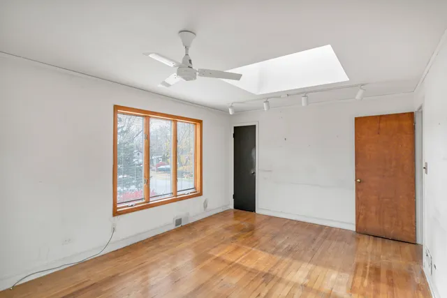 a view of empty room with window