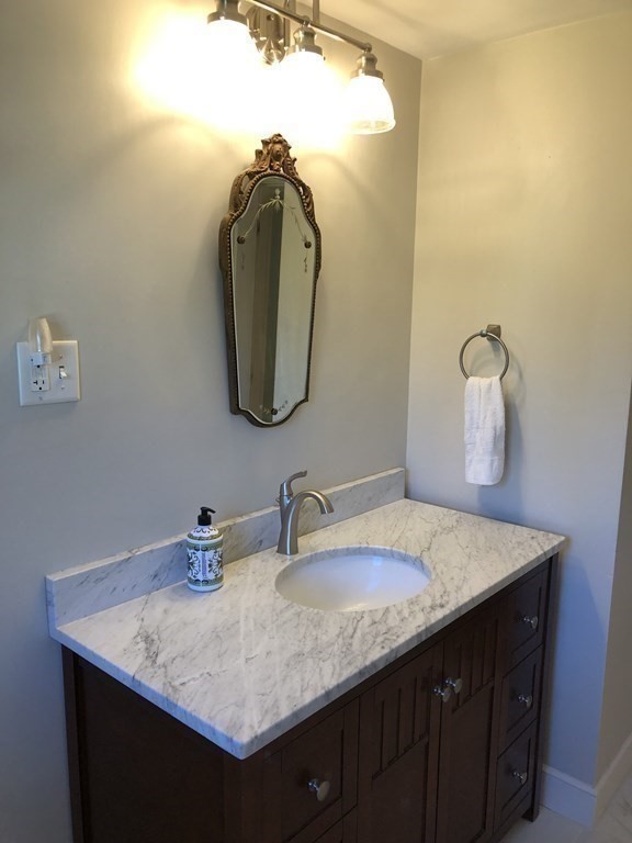 1 Spring Lane Hopkinton, MA 01748 - Photo 19 of 31