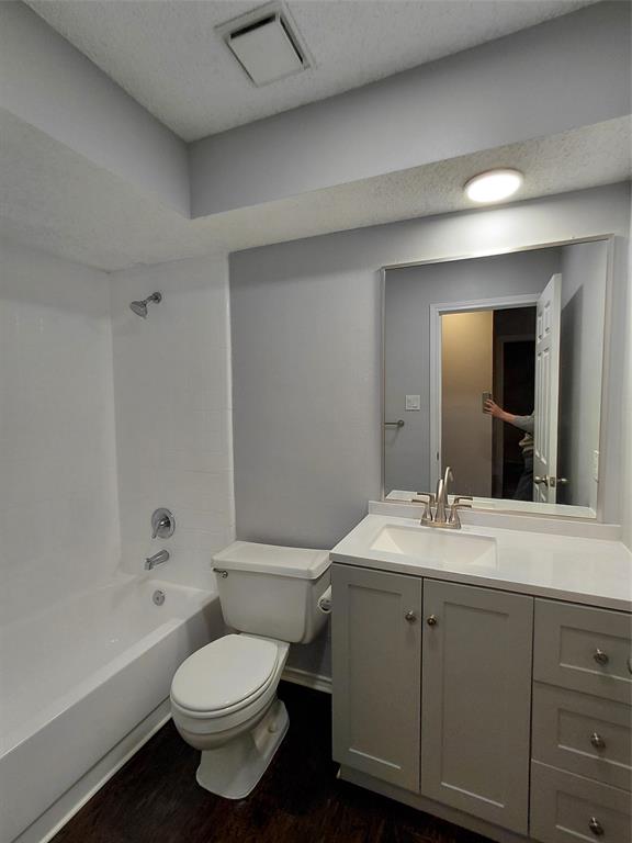 626 Albrook Drive Allen, TX 75002 - Photo 19 of 32 Beautiful New Cabinets, Countertops & Brushed Nickel Faucet