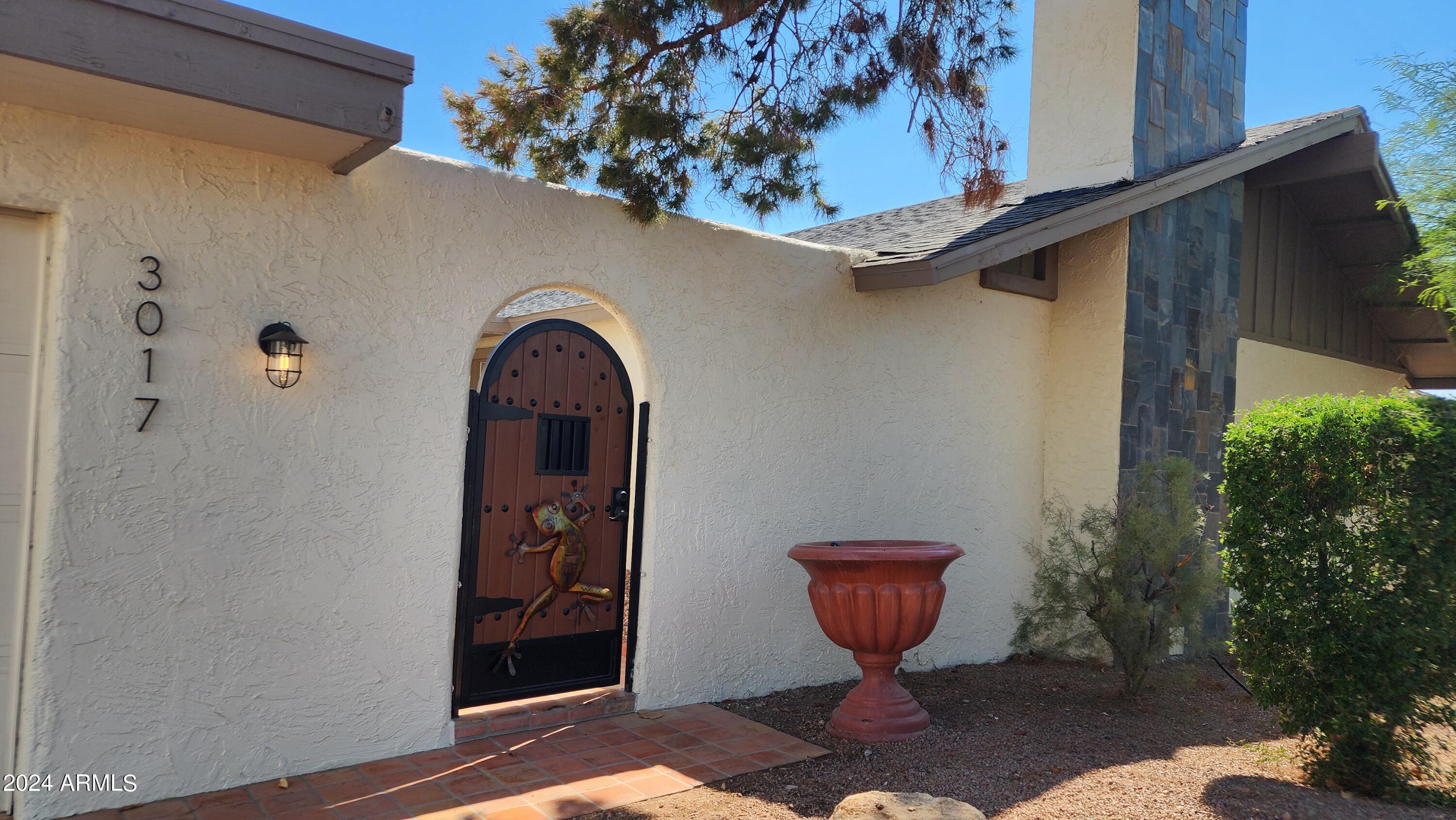 3017 West Yucca Street Phoenix, AZ 85029 - Photo 2 of 32 a view of a entryway