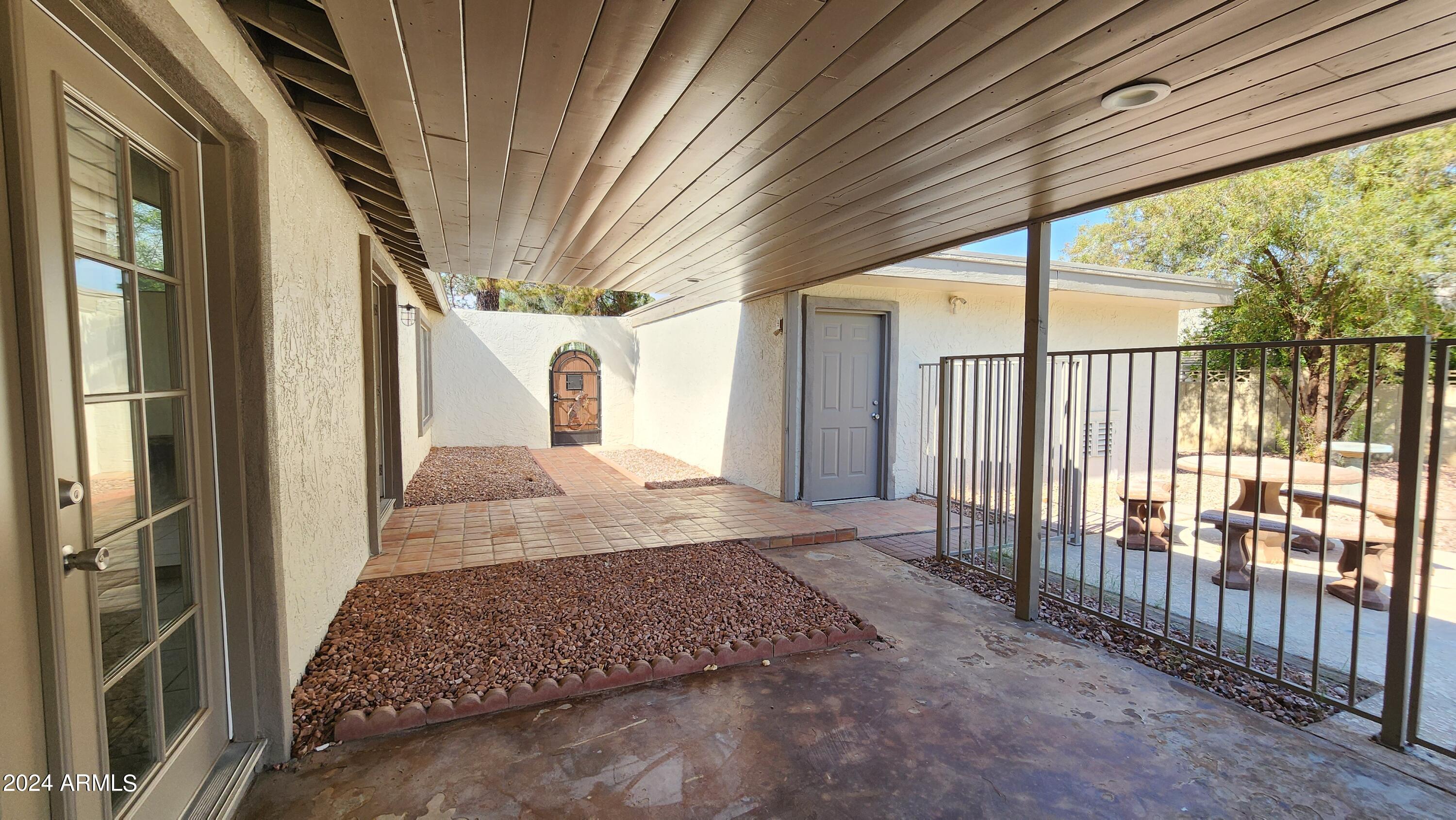 3017 West Yucca Street Phoenix, AZ 85029 - Photo 7 of 32 a view of entryway