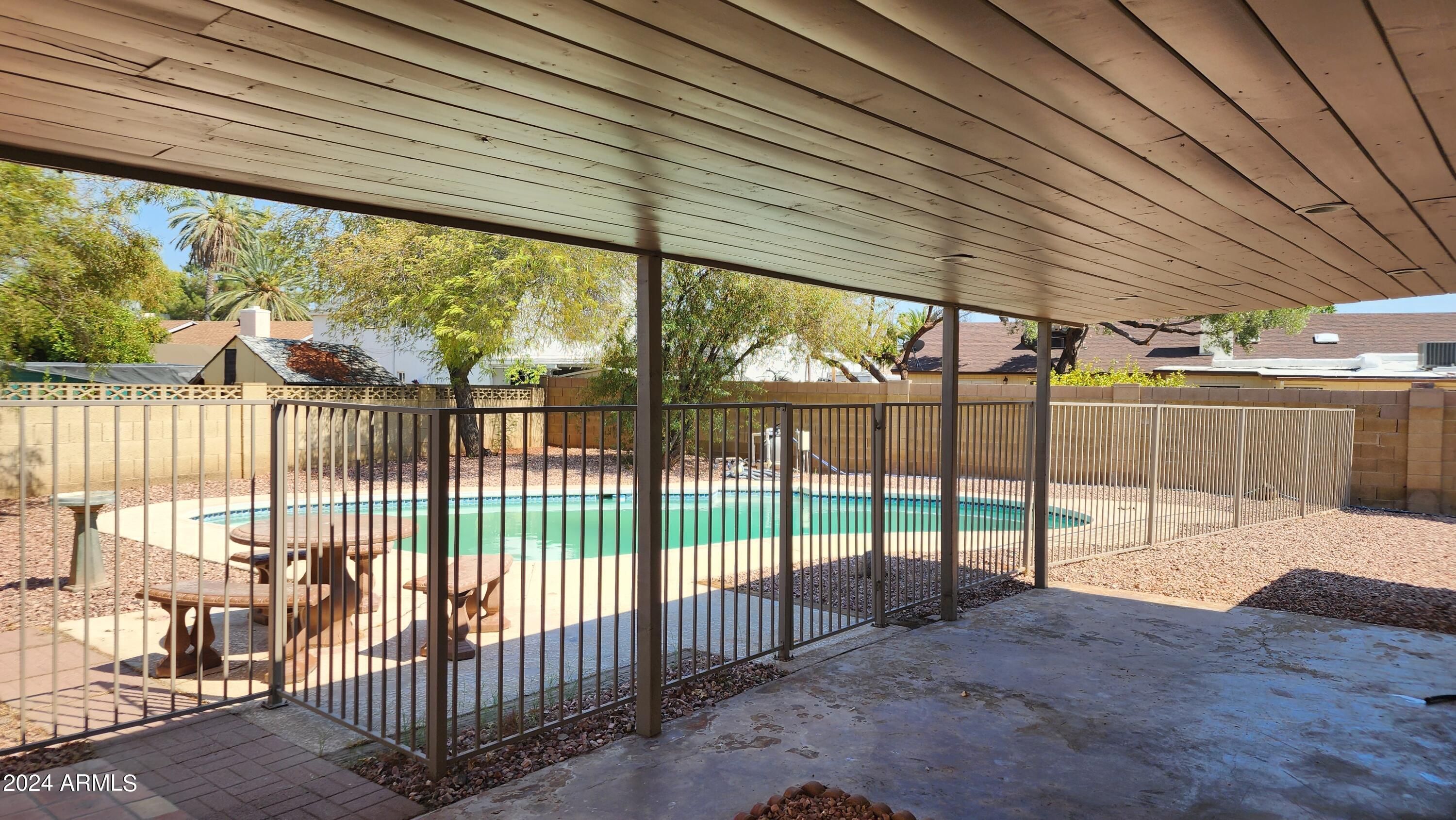 3017 West Yucca Street Phoenix, AZ 85029 - Photo 8 of 32 a view of a backyard
