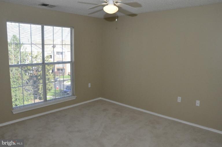 21029 Timber Ridge Terrace, Unit 304 Ashburn, VA 20147 - Photo 5 of 20 Bedroom (Master)