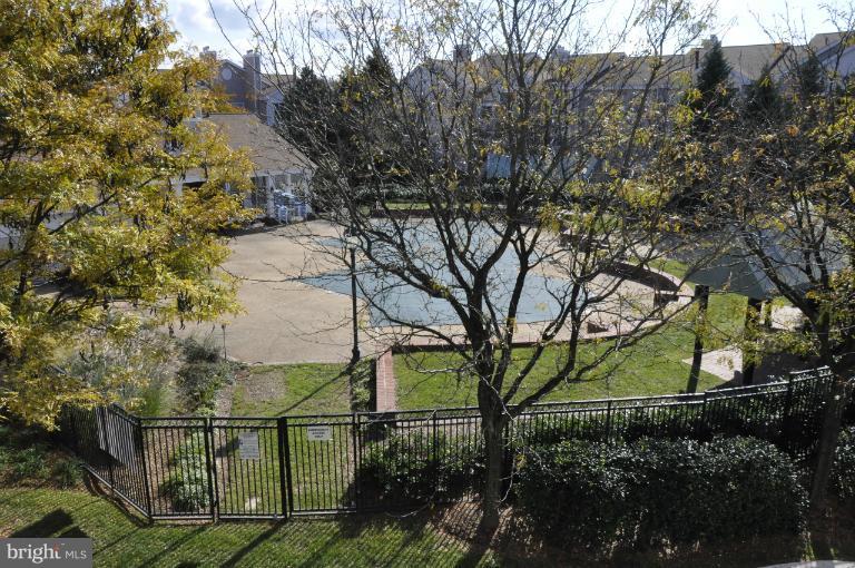 21029 Timber Ridge Terrace, Unit 304 Ashburn, VA 20147 - Photo 6 of 20 Community
