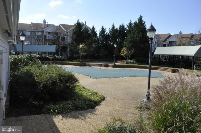 21029 Timber Ridge Terrace, Unit 304 Ashburn, VA 20147 - Photo 7 of 20 Community
