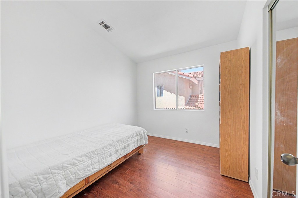 15377 Tobarra Road Fontana, CA 92337 - Photo 26 of 38 Third bedroom with natural light
