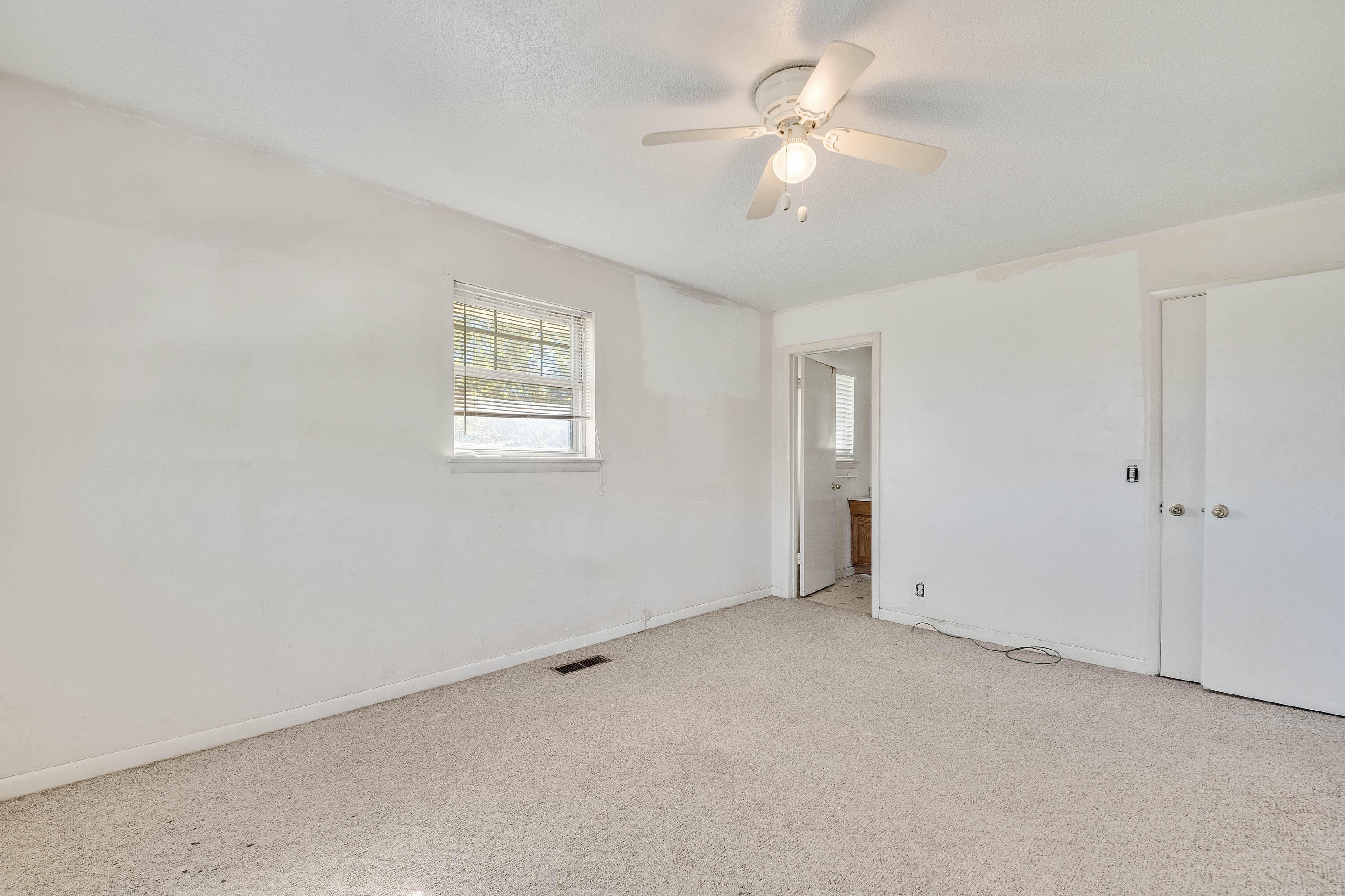 1750 Slygo Road Trenton, GA 30752 - Photo 16 of 28 Master Bedroom - 2