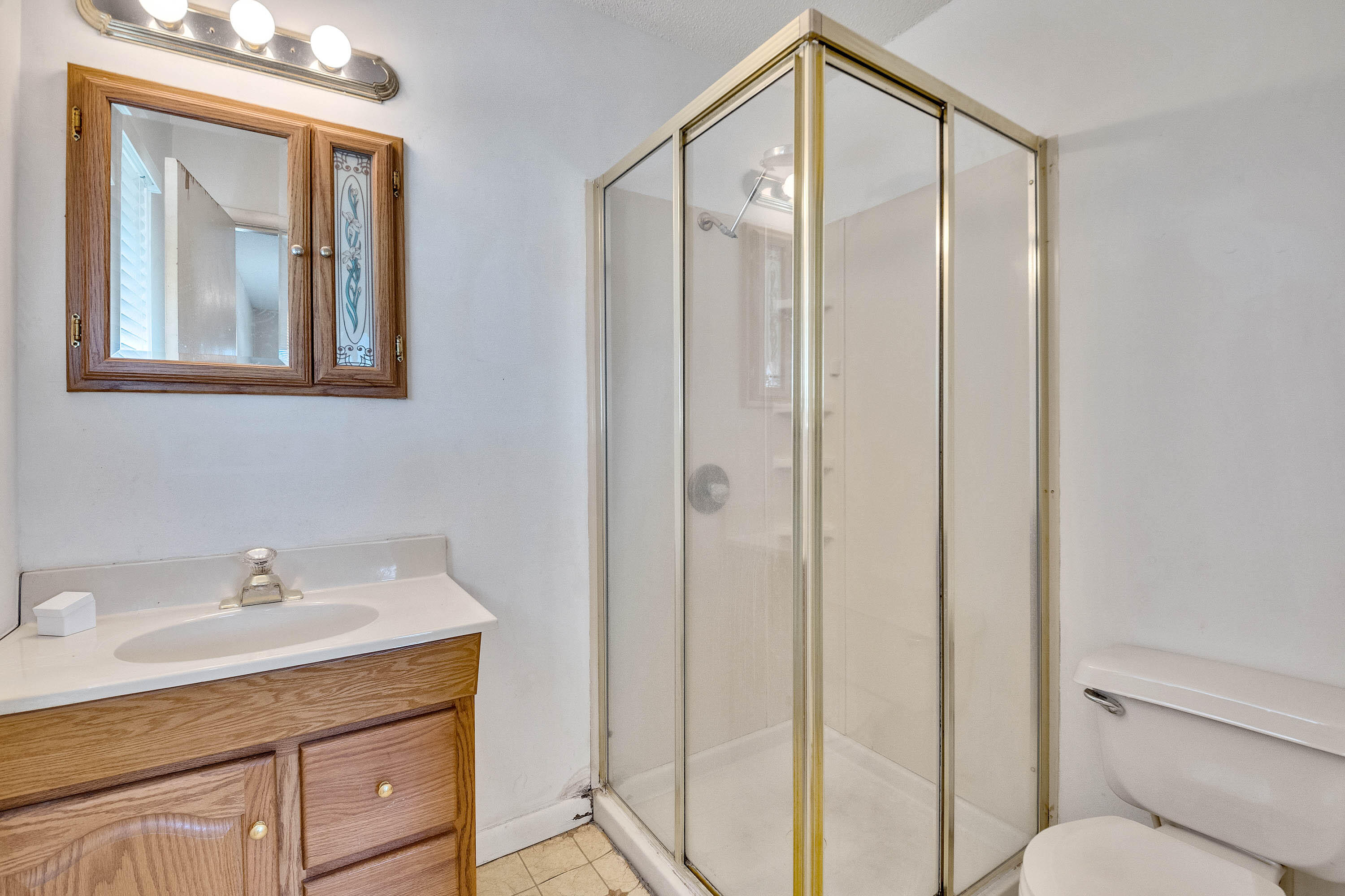 1750 Slygo Road Trenton, GA 30752 - Photo 17 of 28 Master Bathroom - 1