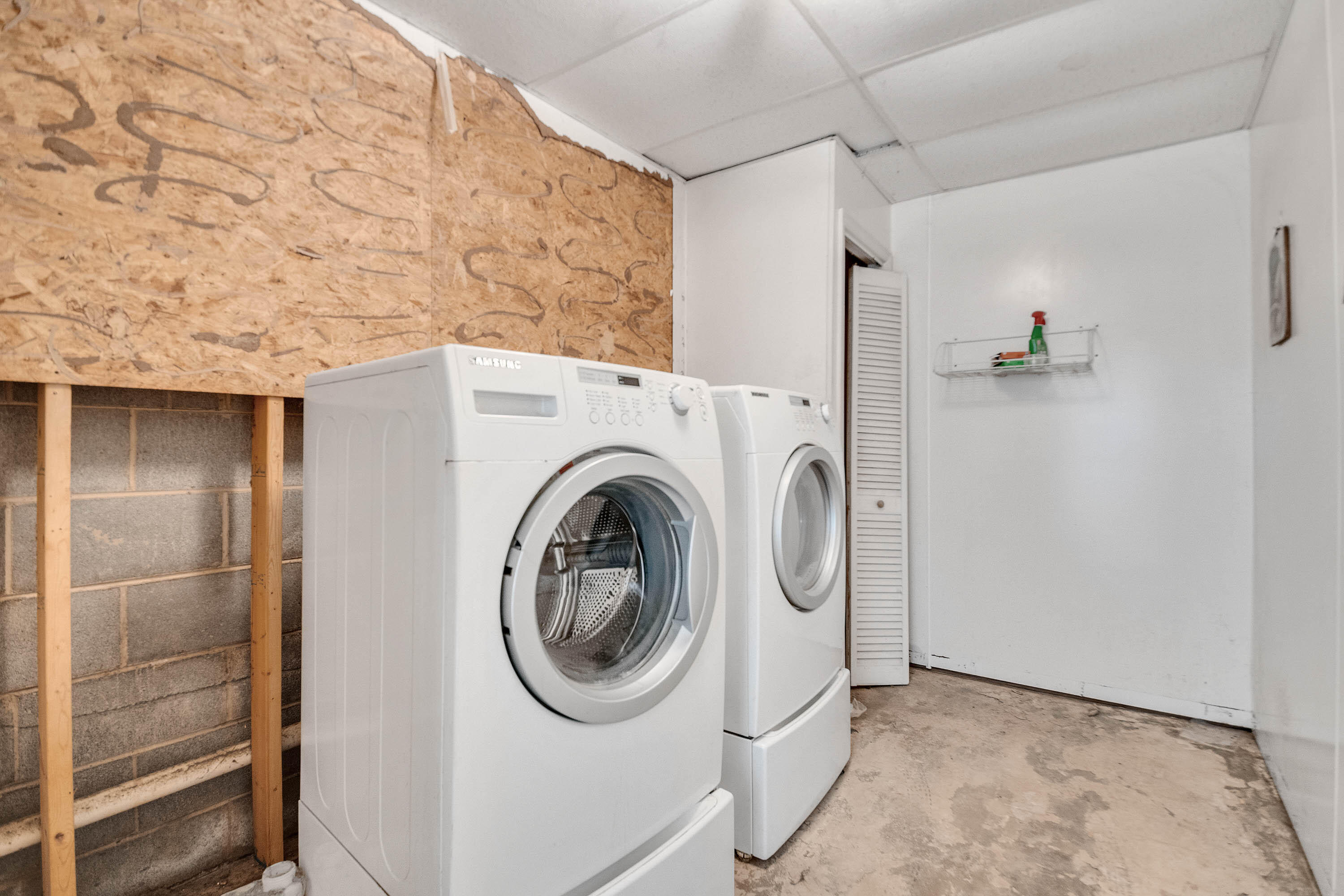 1750 Slygo Road Trenton, GA 30752 - Photo 18 of 28 Laundry Room