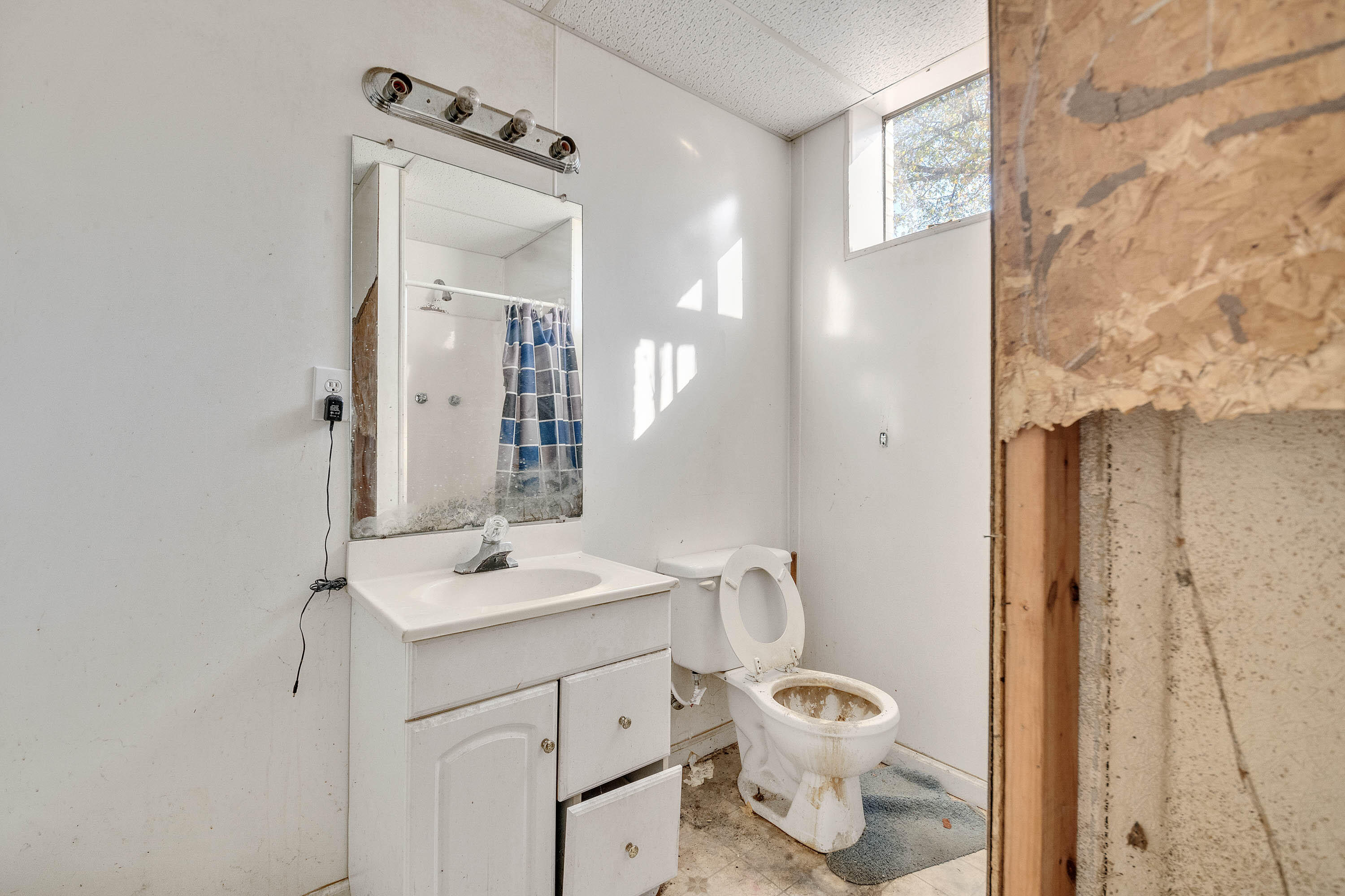 1750 Slygo Road Trenton, GA 30752 - Photo 21 of 28 Basement Bathroom - 1