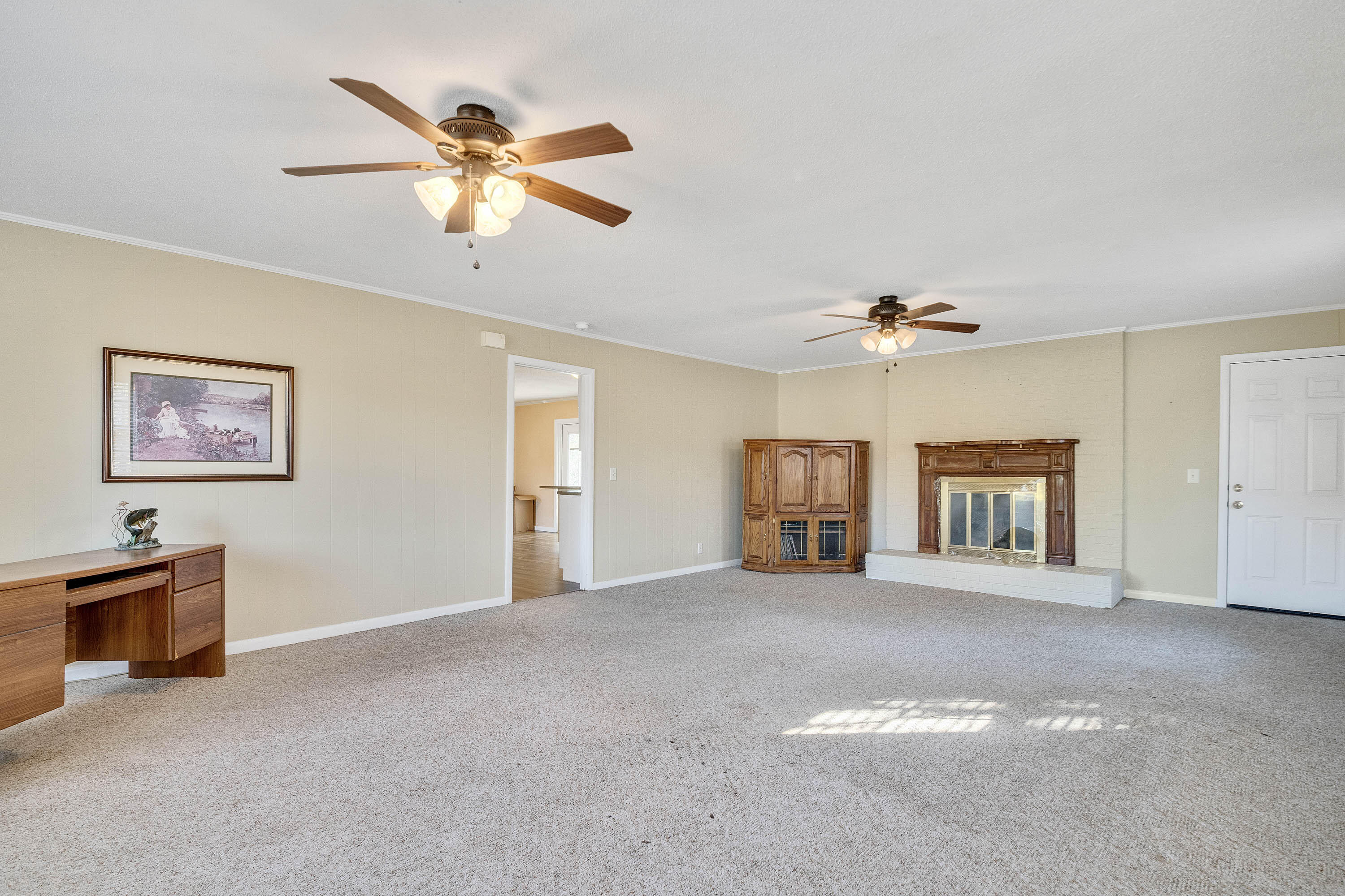 1750 Slygo Road Trenton, GA 30752 - Photo 9 of 28 Family Room - 1