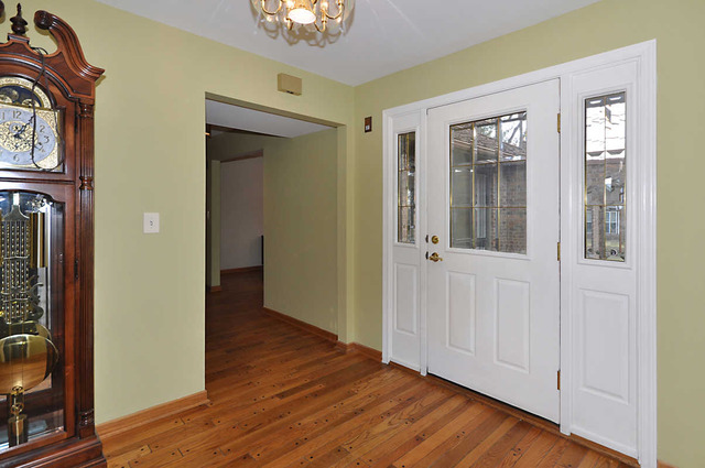 4 Red Haw Road Rolling Meadows, IL 60008 - Photo 4 of 25