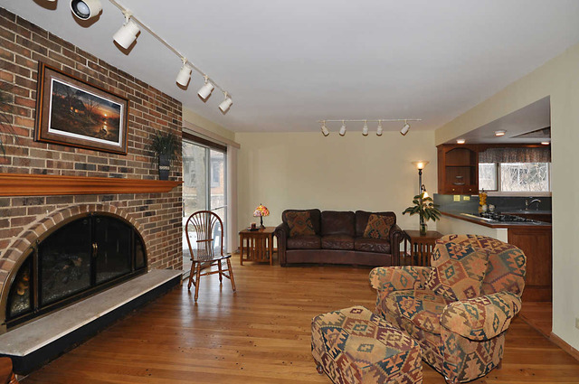 4 Red Haw Road Rolling Meadows, IL 60008 - Photo 7 of 25