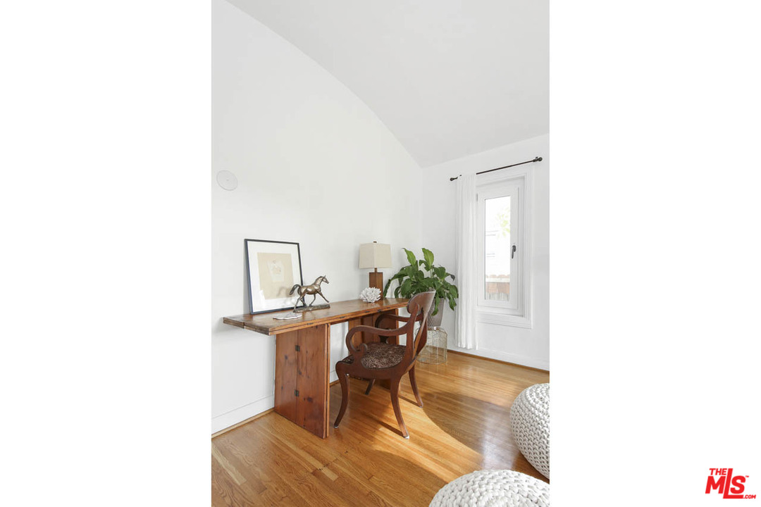 3443 Madera Avenue Los Angeles, CA 90039 - Photo 8 of 46