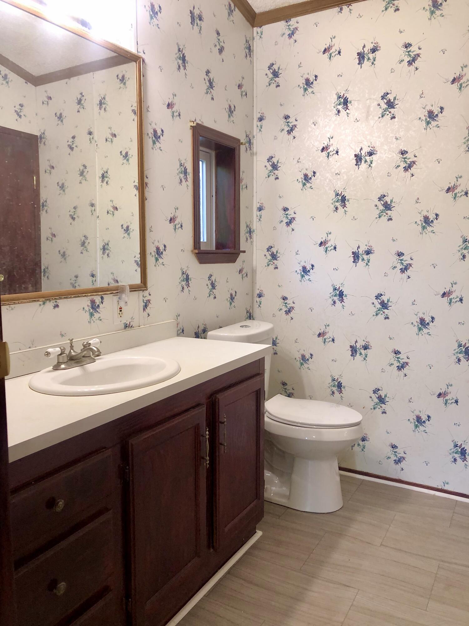 303 North Erie Street Three Rivers, MI 49093 - Photo 8 of 11 Primary Bathroom