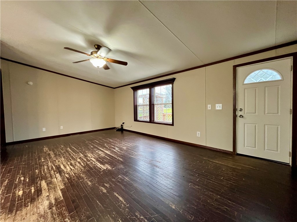 11834 Tellier Road Wolcott, NY 14590 - Photo 28 of 42 Living room