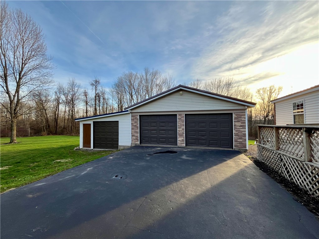 11834 Tellier Road Wolcott, NY 14590 - Photo 7 of 42 Deattached 3 car garage