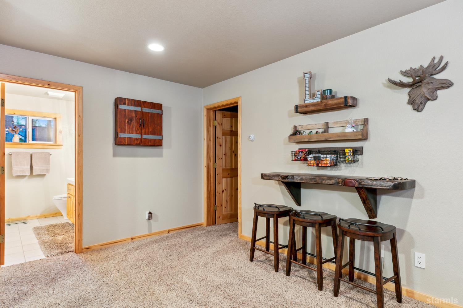 817 Kiowa Drive South Lake Tahoe, CA 96150 - Photo 27 of 39 a view of kitchen with furniture and wooden floor