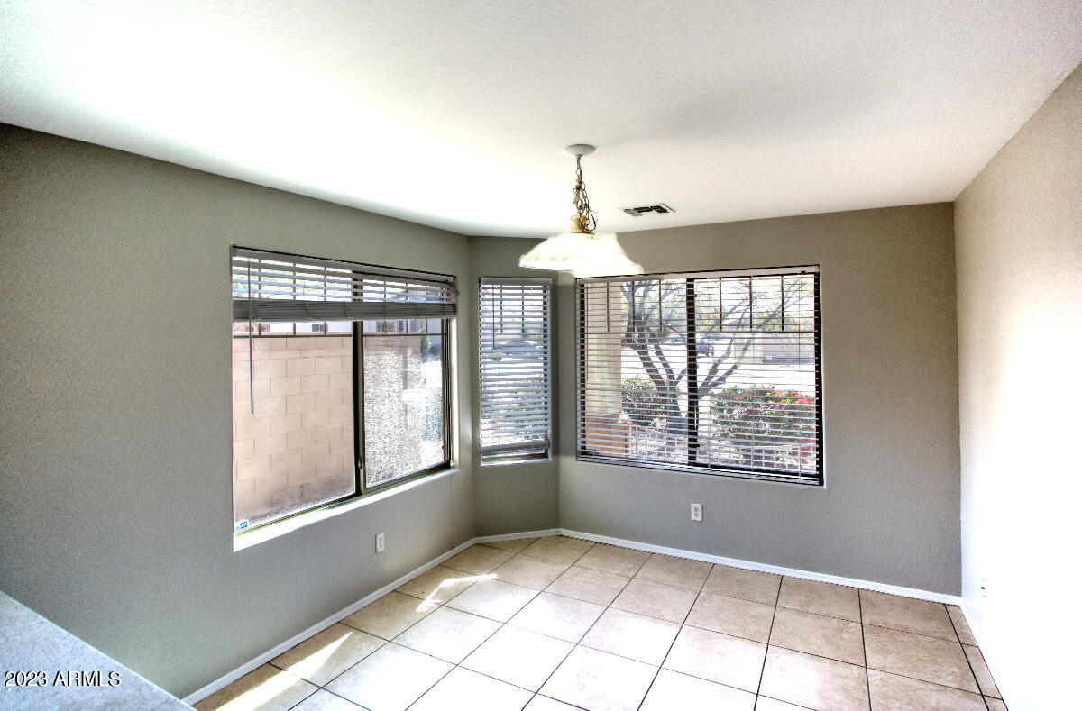 4332 West Alta Vista Road Laveen, AZ 85339 - Photo 9 of 25 dining area (2)