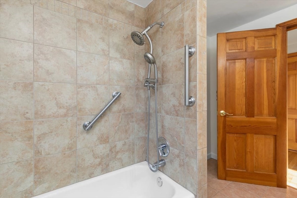 145 Warrenton Road Haverhill, MA 01832 - Photo 22 of 38 a bathroom with a sink