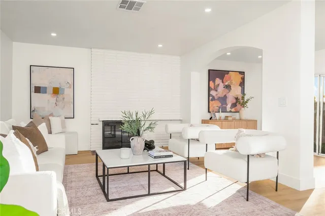 $950,000 | 10421 South 1st Avenue, Inglewood, CA 90303