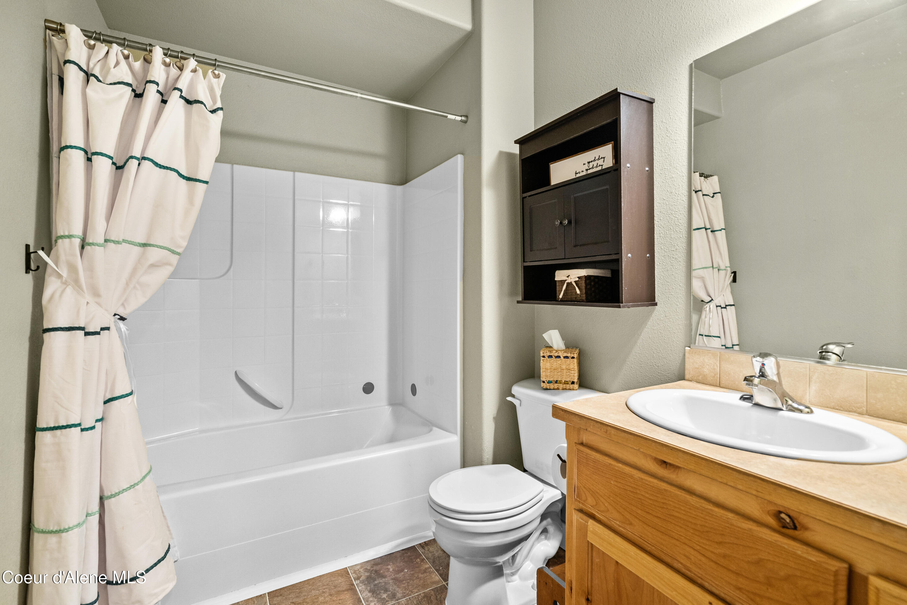 24544 North Dockside Lane Rathdrum, ID 83858 - Photo 13 of 57 Bathroom 2