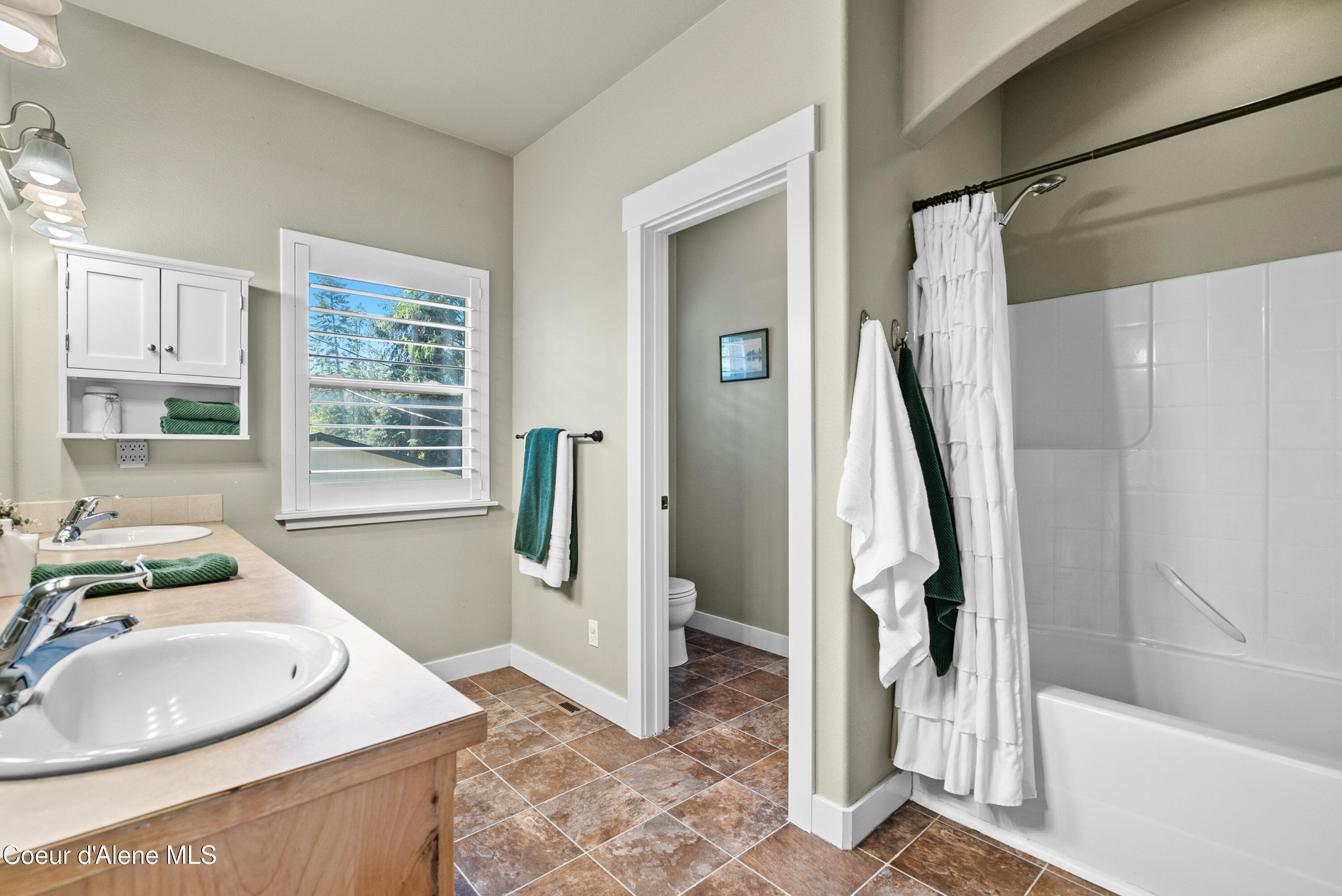 24544 North Dockside Lane Rathdrum, ID 83858 - Photo 8 of 57 Primary Bathroom