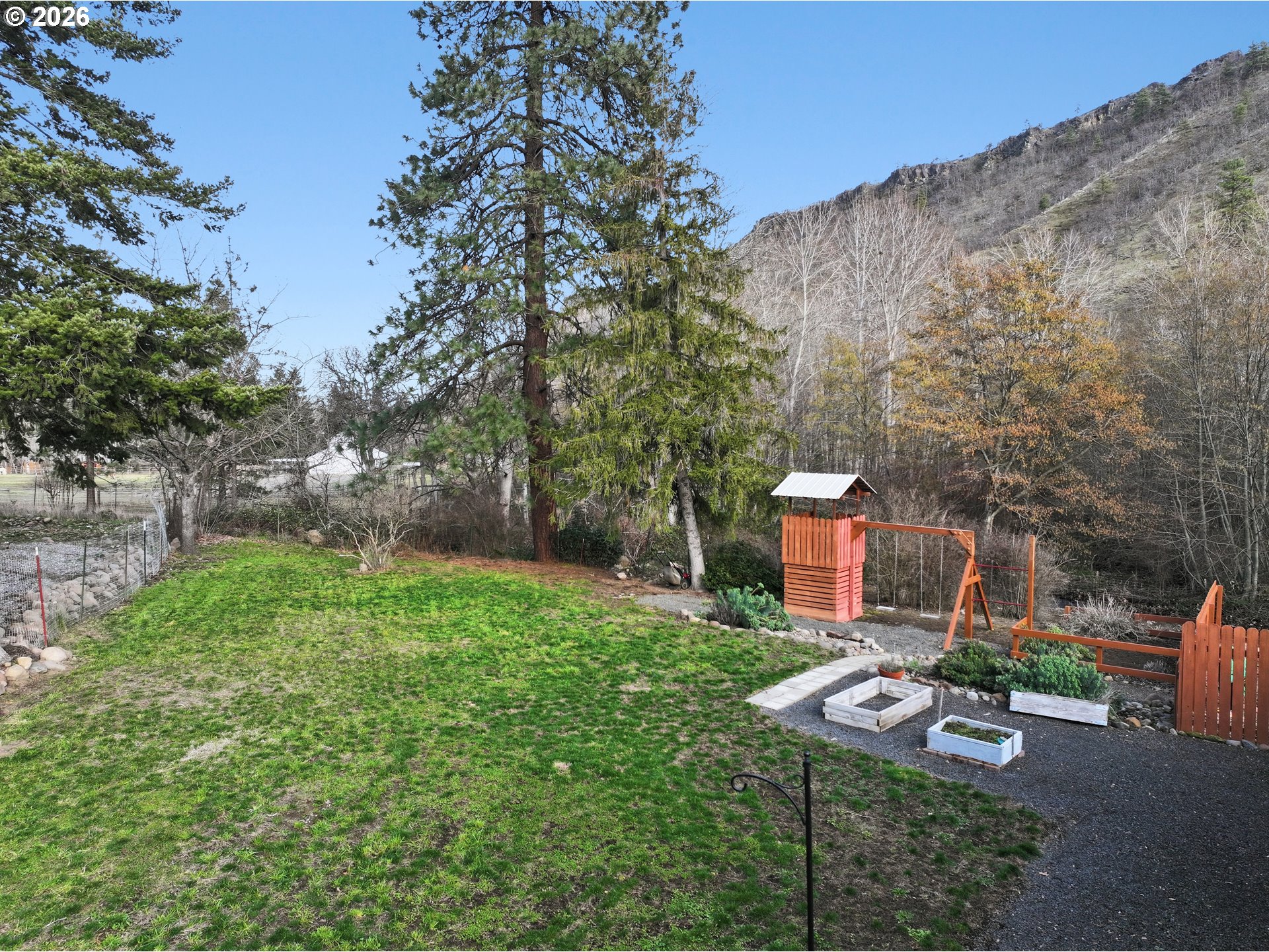 6572 Reservoir Road The Dalles, OR 97058 - Photo 11 of 40