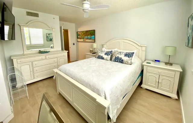 $5,500 | 3594 South Ocean Boulevard, Unit 207, Highland Beach, FL 33487