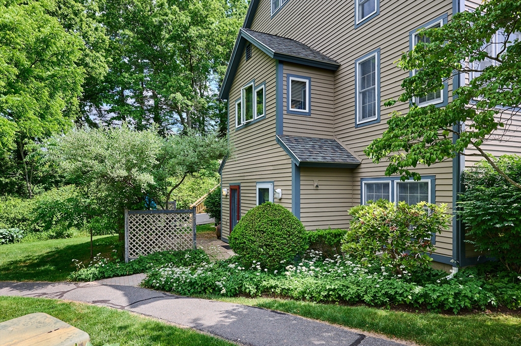 57 Amity Place, Unit 57 Amherst, MA 01002 - Photo 1 of 26