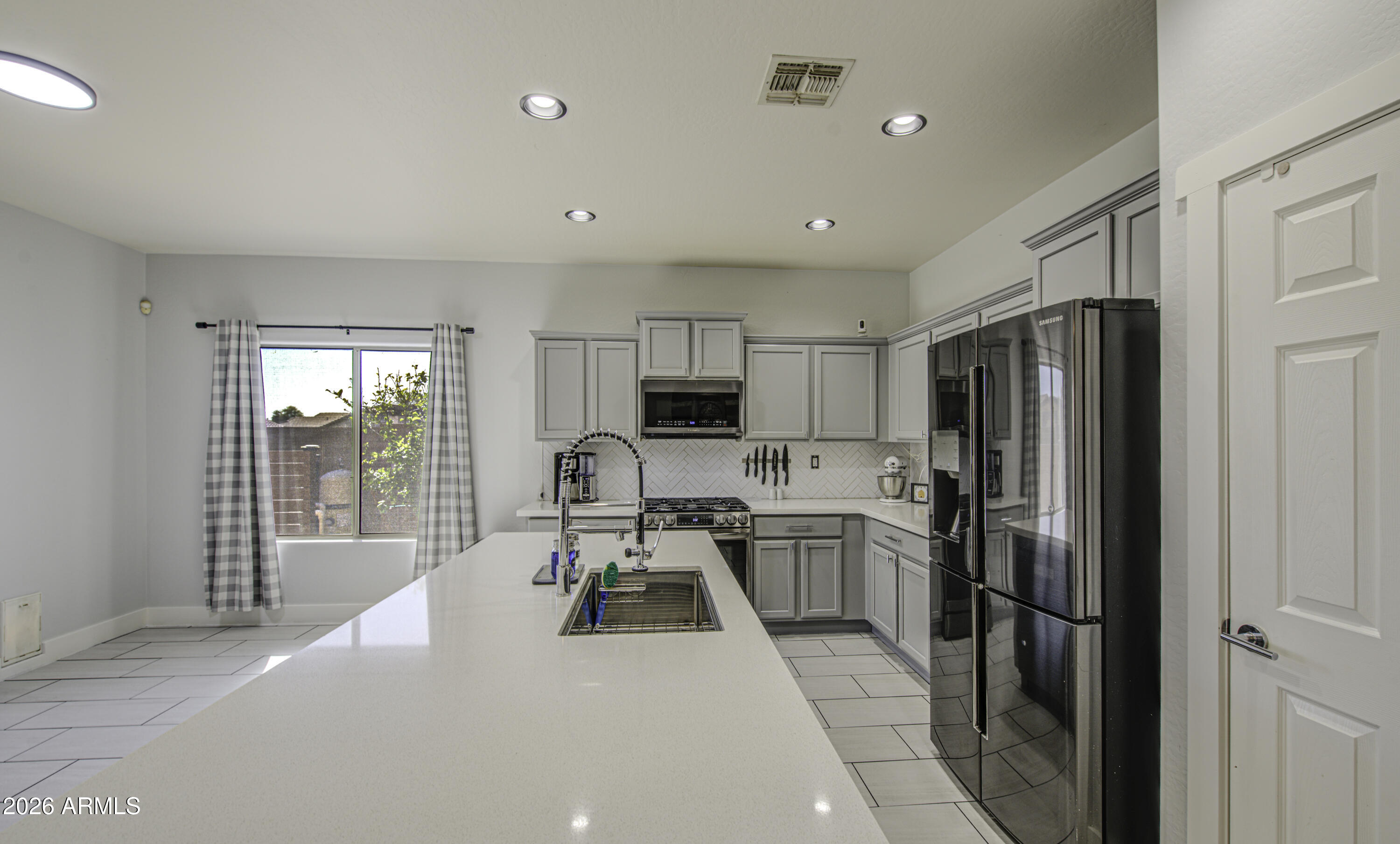 16761 West Pima Street Goodyear, AZ 85338 - Photo 11 of 47 Kitchen 2