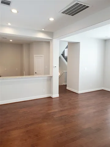 $2,295 | 716 C Link Road, Houston, TX 77009