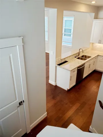 $2,295 | 716 C Link Road, Houston, TX 77009