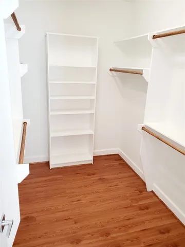 $2,295 | 716 C Link Road, Houston, TX 77009