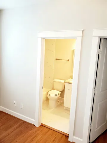 $2,295 | 716 C Link Road, Houston, TX 77009