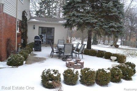1204 Shenandoah Drive Rochester, MI 48306 - Photo 16 of 18 Lovely Patio out Back