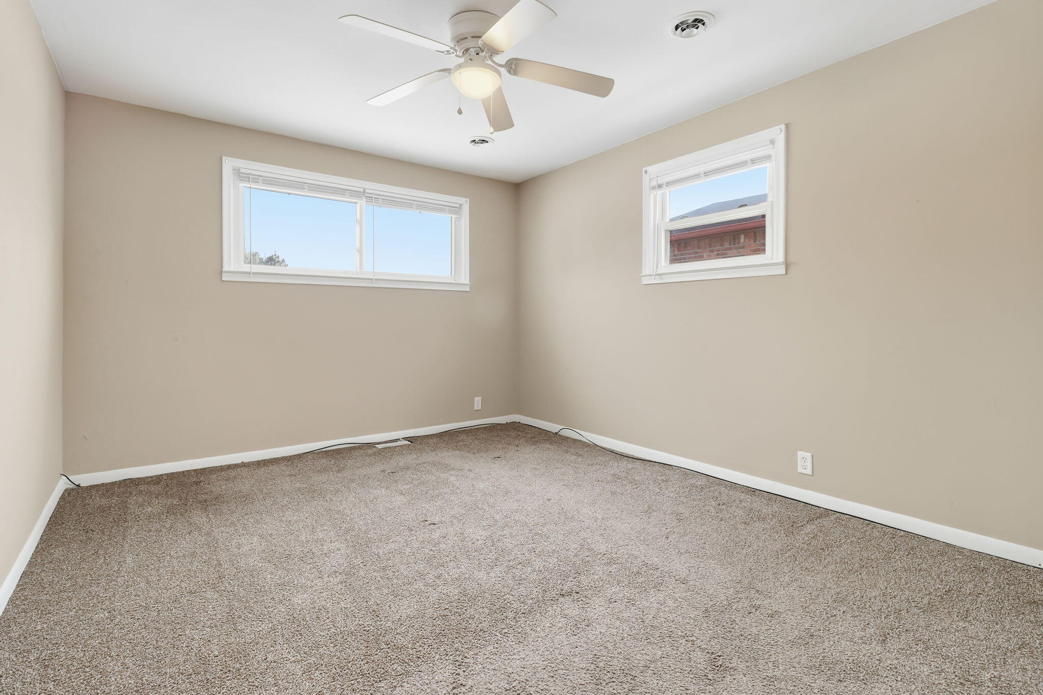 13747 Humphrey Street Southgate, MI 48195 - Photo 18 of 34 14-web-or-mls-IMG_7622 Xavier Bennett