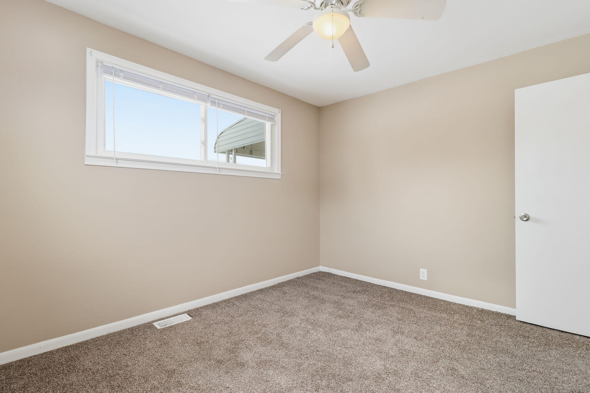 13747 Humphrey Street Southgate, MI 48195 - Photo 28 of 34 23-web-or-mls-IMG_7721 Xavier Bennett